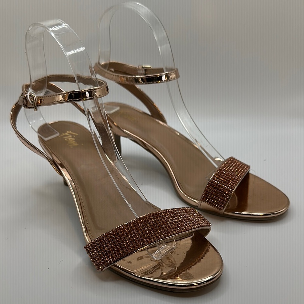 FIONI Sz 8 Rose Gold Rhinestone Heels Shimmery Patent Finish Ankle Strap NEW - Picture 2 of 7